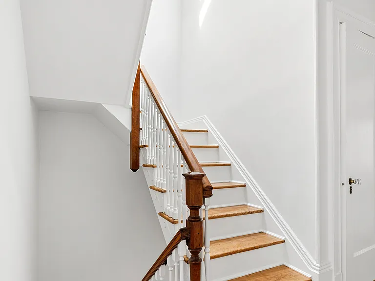 42 Monroe Pl #UP — Photo 16