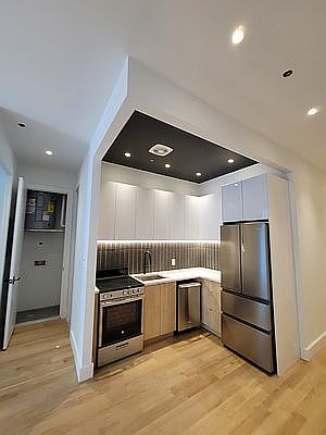 3rd image of 985 Bedford Ave #3