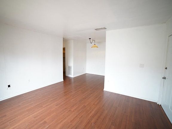5th image of 2241 W Pensacola St APT 46