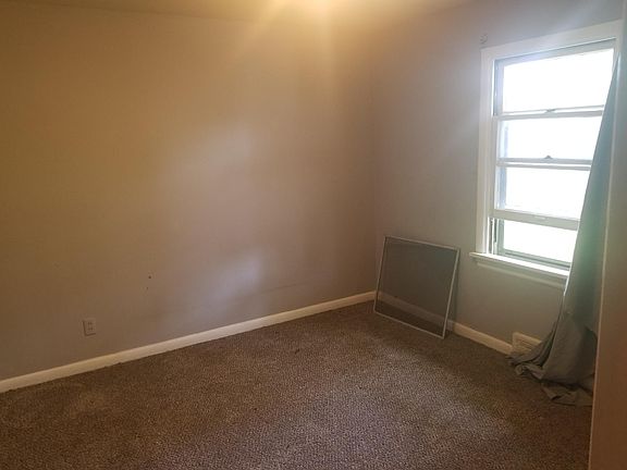 4th image of 8913 Darnell Pl