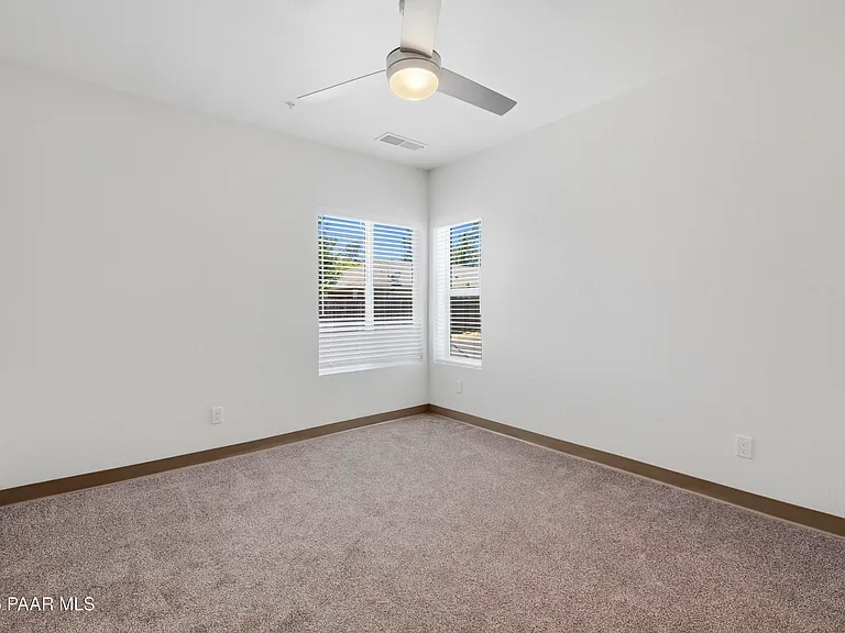 533 W Gurley St #3 — Photo 8