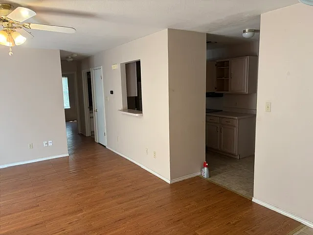 2412 Becker St — Photo 3