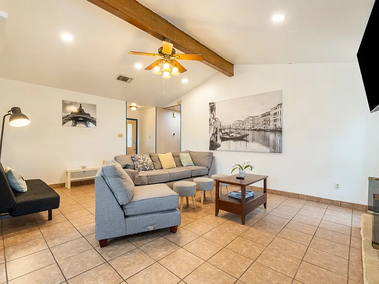 2202 Oxford Blvd — Photo 41