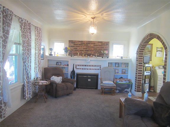 2nd image of 1110 Pardella Ave