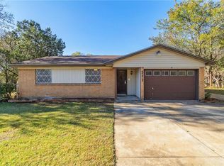 5932 Westcrest Dr W, Edgecliff Village, TX 76134