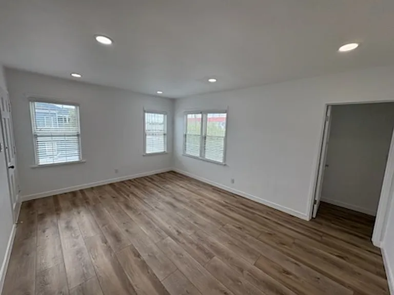 1802 Ocean Park Blvd — Photo 10