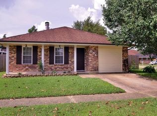 1 Holy Cross Pl, Kenner, LA 70065