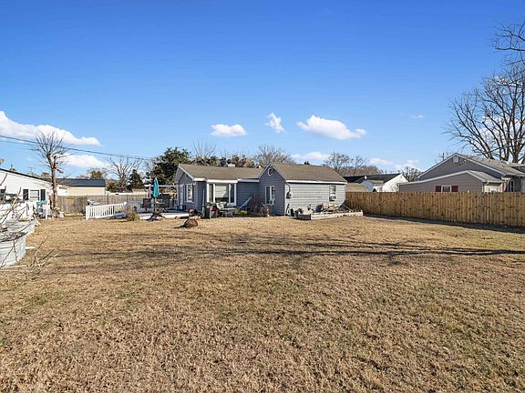 3rd image of 537 Seashore Rd