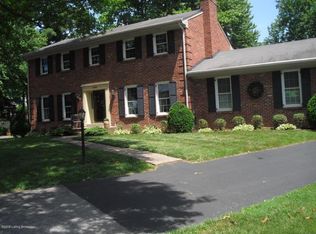 305 Coatbridge Pl, Douglass Hills, KY 40243