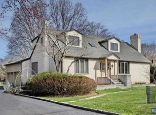 18 Jay St, Harrington Park, NJ 07640