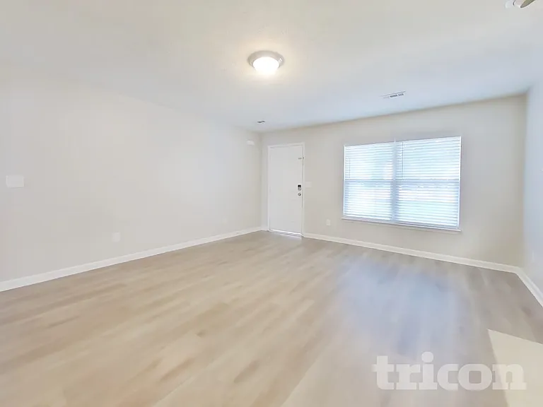 3001 Deer Trail Dr — Photo 3