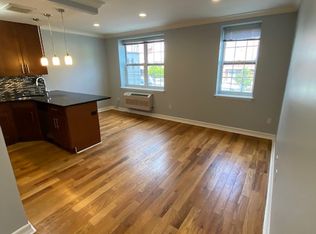 31-29 30th St #2R, Astoria, NY 11106