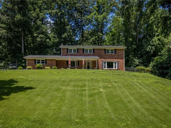 2633 Wessex Rd, Winston Salem, NC 27106