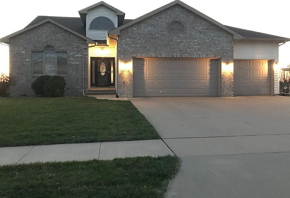2nd image of 1615 Poplar Ln