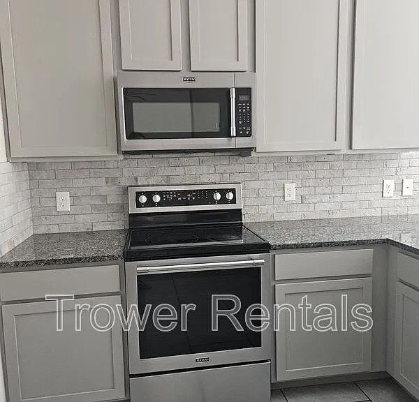 1021 E 90th Ct — Photo 4