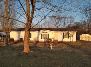 902 Farrar Rd, Leslie, MO 63056