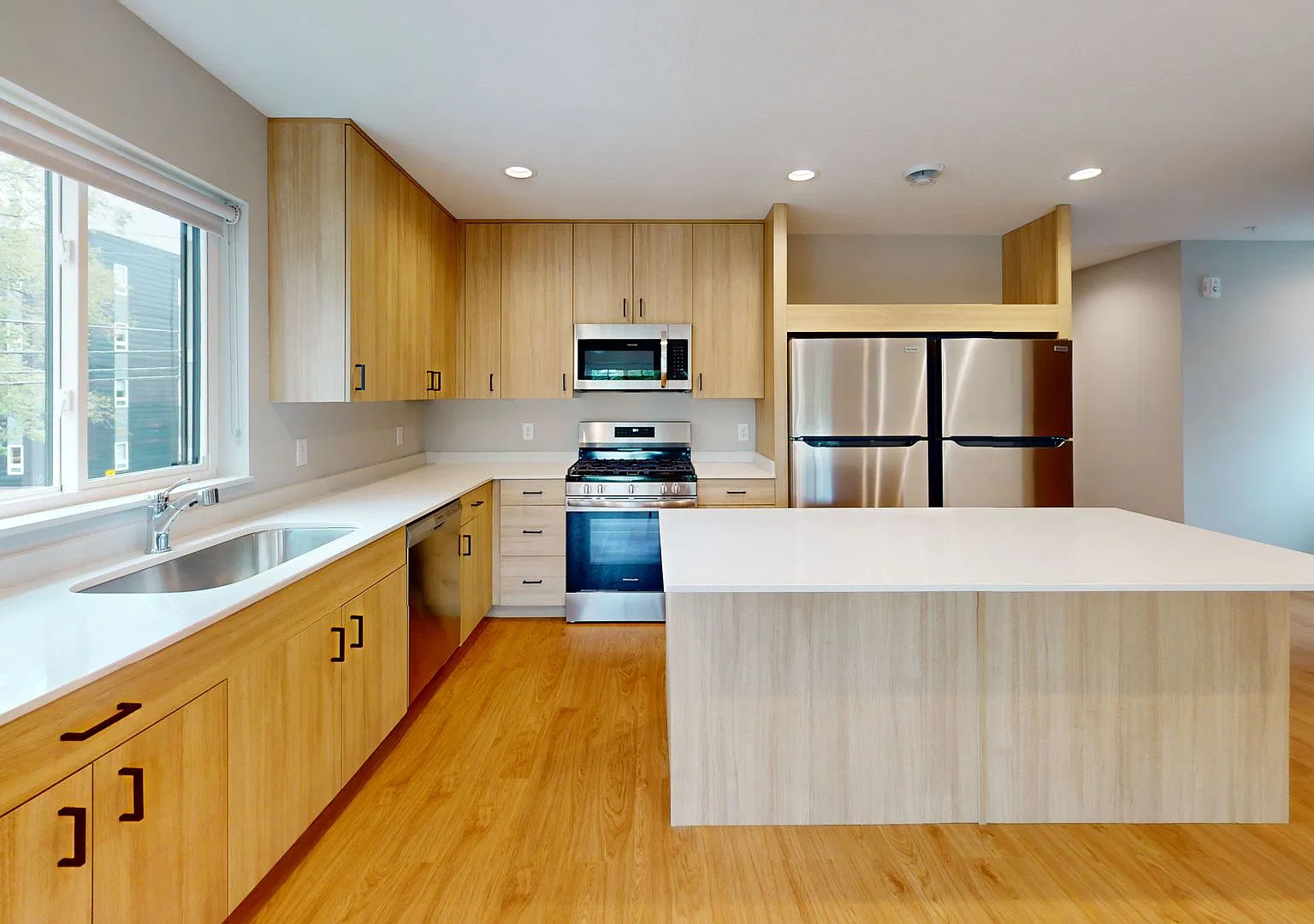 717 14th Ave SE — Photo 4