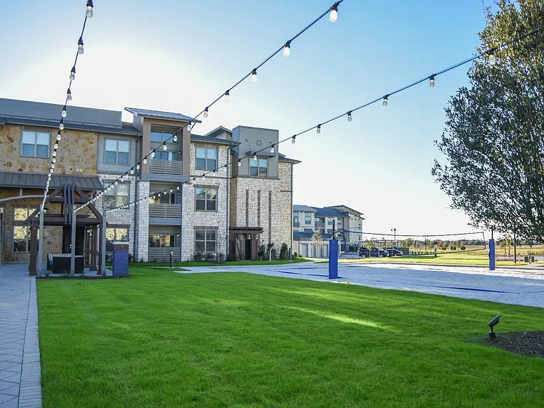 Gateway Oaks Apartments — Photo 20