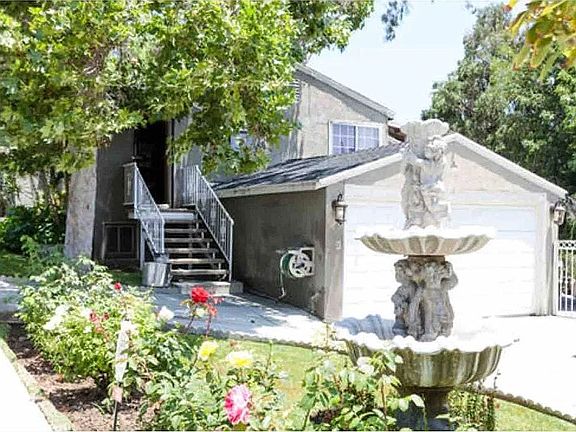 2nd image of 1020 Lantana Dr