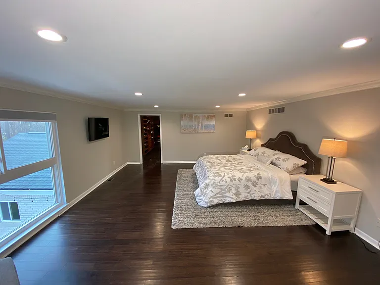 4077 Lincoln Dr — Photo 17