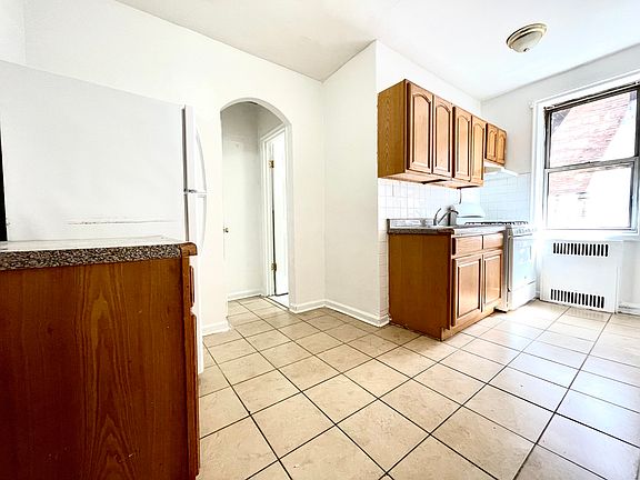 3rd image of 2101 Bedford Ave APT 3g