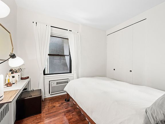4th image of 235 E 51st St APT 3D