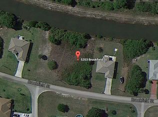 5203 Brookfield St, Lehigh Acres, FL 33971
