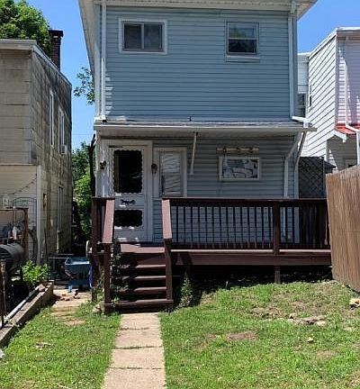 3rd image of 421 Adams St