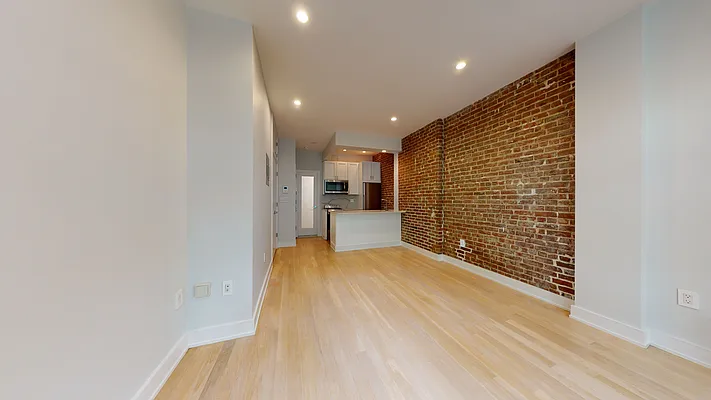Rented by Bond New York | media 17