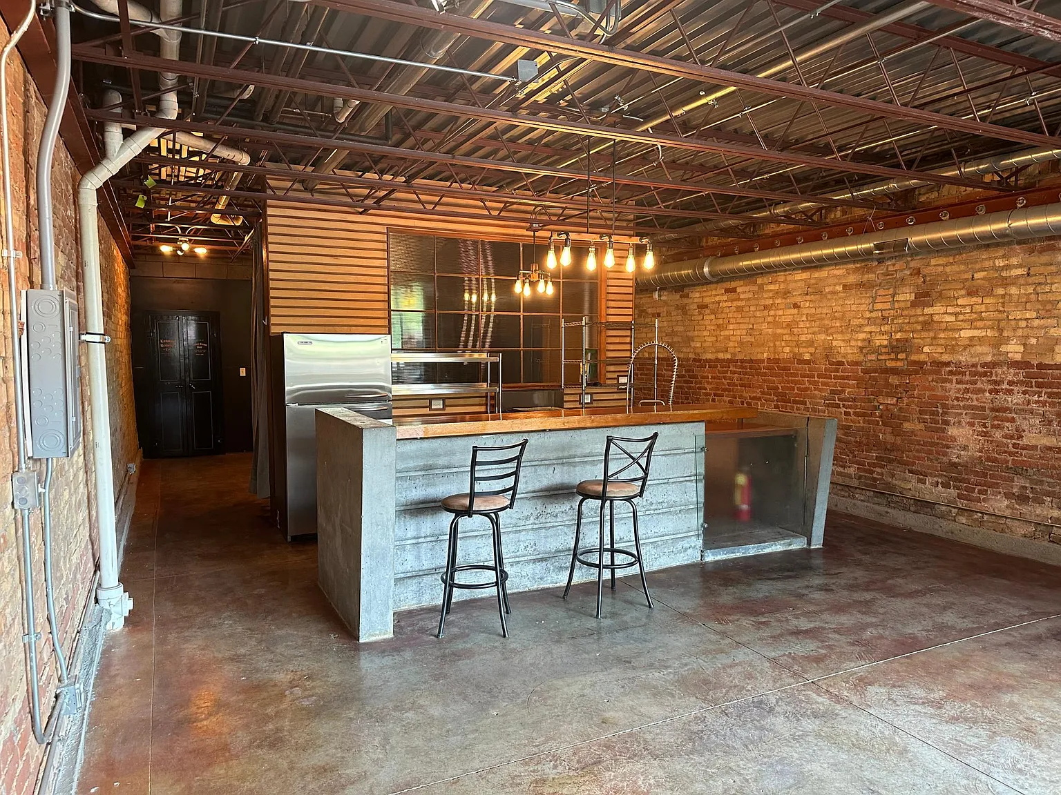 1221 Turner St — Photo 3