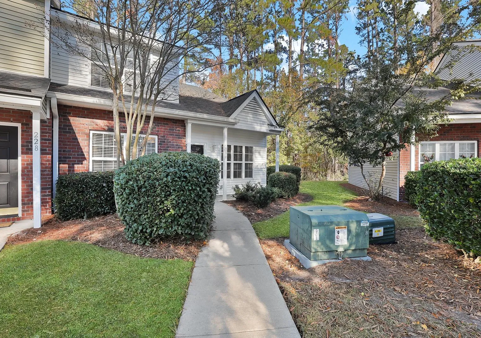 Charming 3 Bedroom Home in the Towns of Buckwalter!! — Photo 2