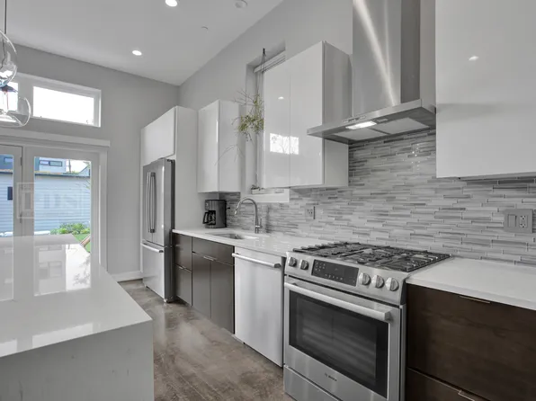 231 Des Plaines Ave, Forest Park, IL 60130