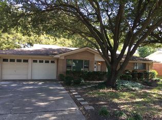 2140 Shady Brook Dr, Bedford, TX 76021