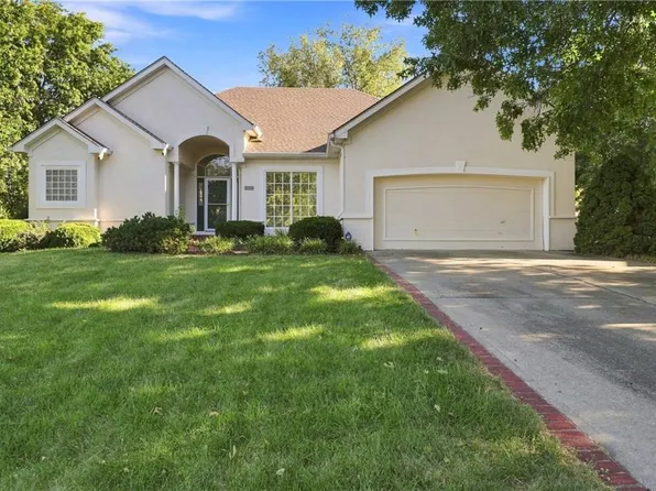 1403 NE Glenfield Ct, Blue Springs, MO 64014