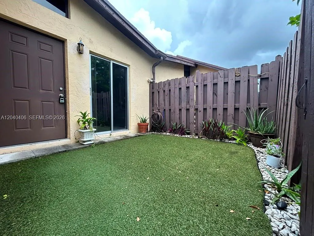 Villas At Carriage Hills — Photo 4