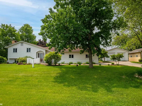 106 College View Ln, Marshalltown, IA 50158