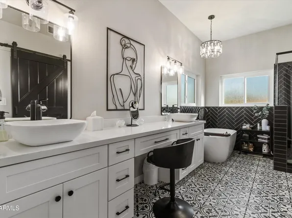 230 E ARABIAN Drive, Gilbert, AZ 85296