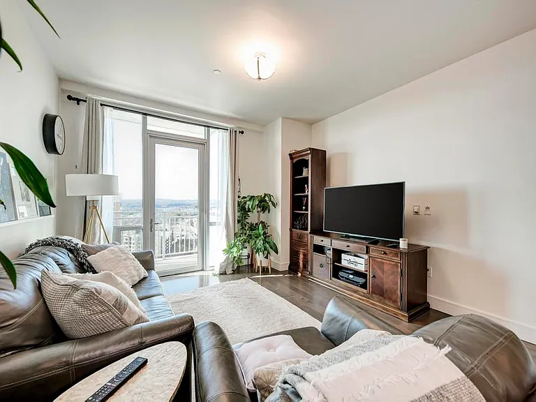 222 West Ave #1612 — Photo 8