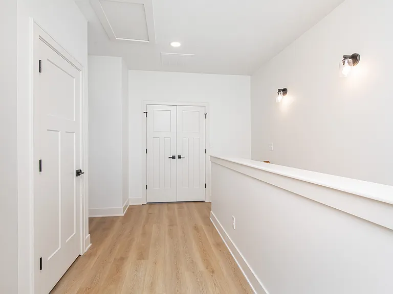 1313 E 22nd St — Photo 17