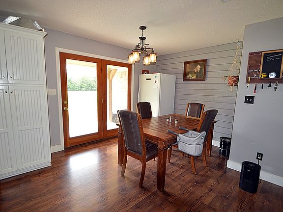 5th image of 5913 Farm Road 1528