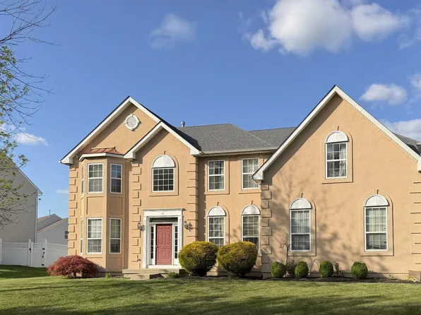 13 Heather Ln, Hainesport, NJ 08036
