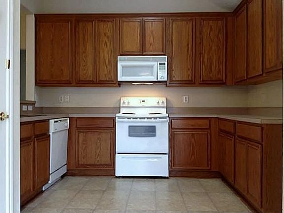 3rd image of 1107 Hidden Glade Dr