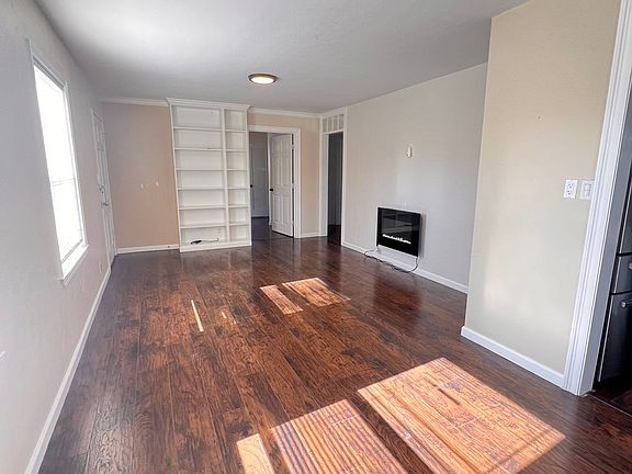 3rd image of 10156 Byrne Ave