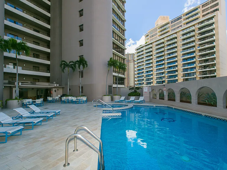1910 Ala Moana Blvd #13A — Photo 28