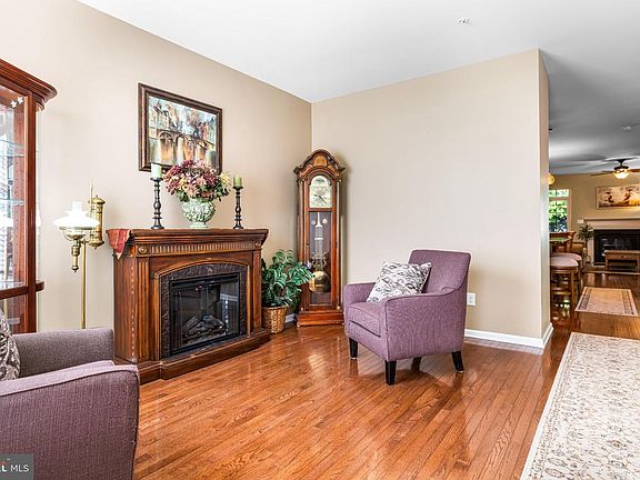 4th image of 8 Jamies Ct