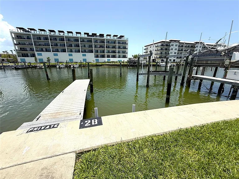 201 Medallion Blvd #D — Photo 17