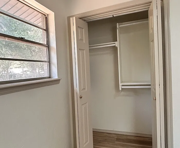 726 Garden Grv — Photo 20
