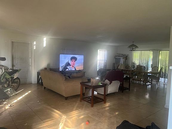 4th image of 20341 Midway Blvd