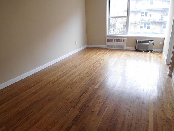 4th image of 37-15 Parsons Blvd #A2