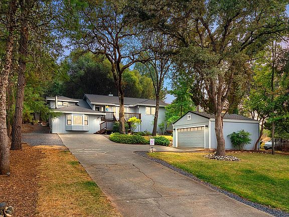 3rd image of 11061 Lakeshore N